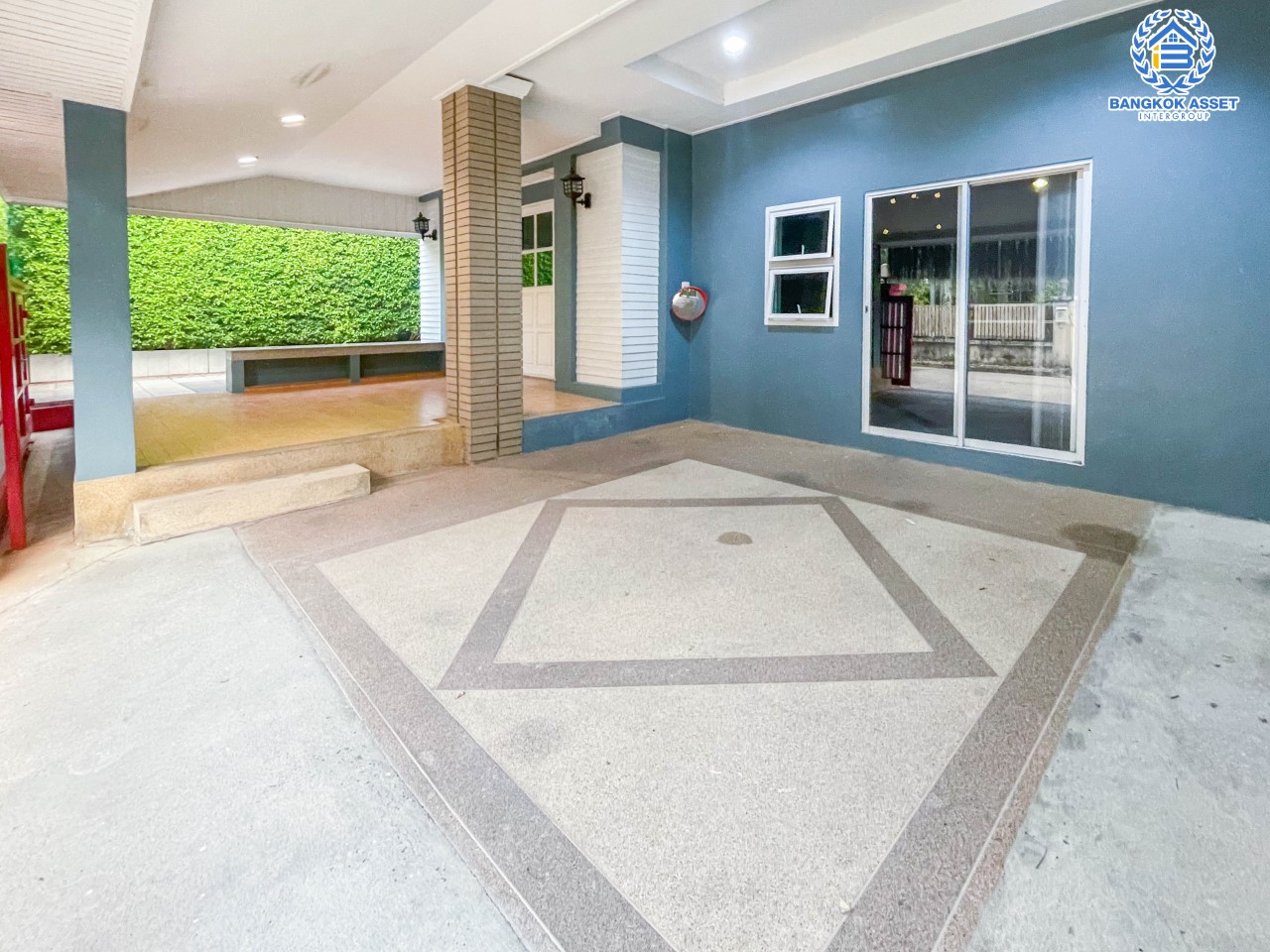 บ้านเดี่ยวมือสองย่านนนทบุรี ม.ธารา ราชพฤกษ์-ปิ่นเกล้า บ้านสวย พร้อมอยู่ เนื้อที่ 56 ตร.ว. ฟังก์ชัน 3 ห้องนอน 3 ห้องน้ำ 2 ที่จอดรถ แถมฟรี !!! เครื่องปรับอากาศ 2 เครื่อง+เครื่องดูดควัน 1 เครื่อง บนทำเลเชื่อมสู่ถนนกาญจนาภิเษก รายล้อมด้วยสิ่งอำนวยความสะดวกครบครัน ใกล้รถไฟฟ้าสายสีแดงอ่อน "สถานีตลิ่งชัน" และจุดขึ้นทางด่วน "ศรีรัช"